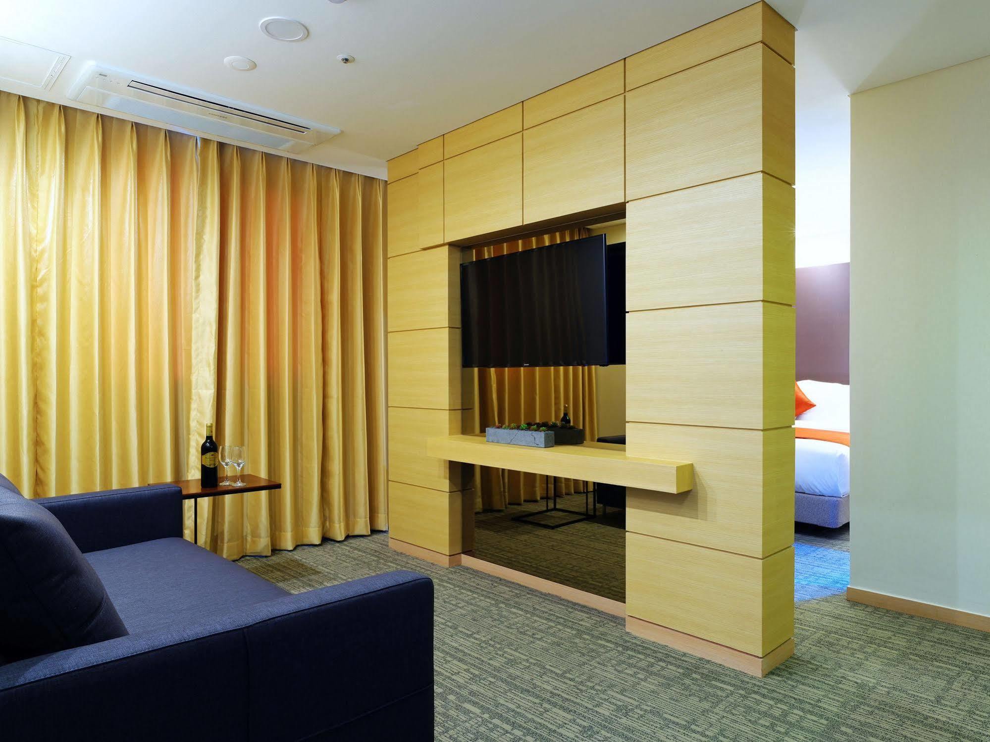 On City Hotel Cheonan Exterior photo